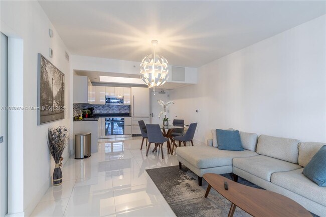 Building Photo - 1010 Brickell Ave