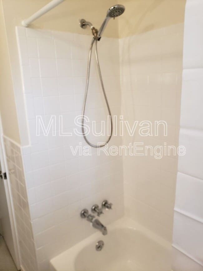 Building Photo - 2421 Dearborn Dr