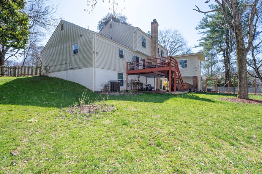 Building Photo - 9129 Wandering Trail Dr