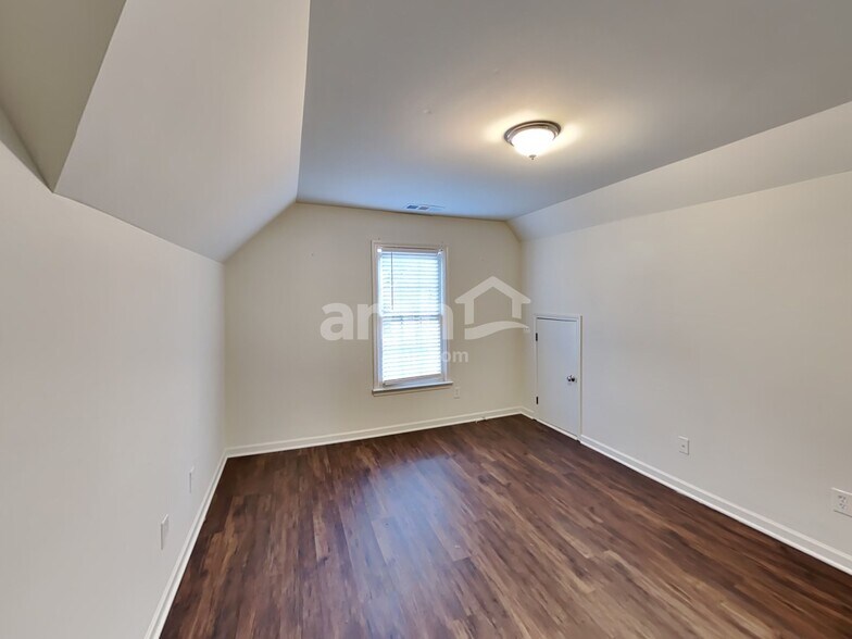 Building Photo - 212 Bentleaf Drive