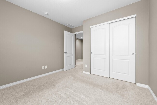 Building Photo - 8344 Coopers Hawk Way