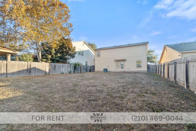 Building Photo - 203 Shadbush St