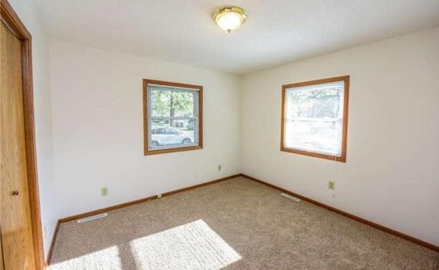 Building Photo - 257 18th Ave N