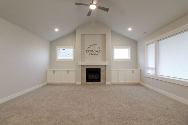 Building Photo - 2237 Legacy Ln