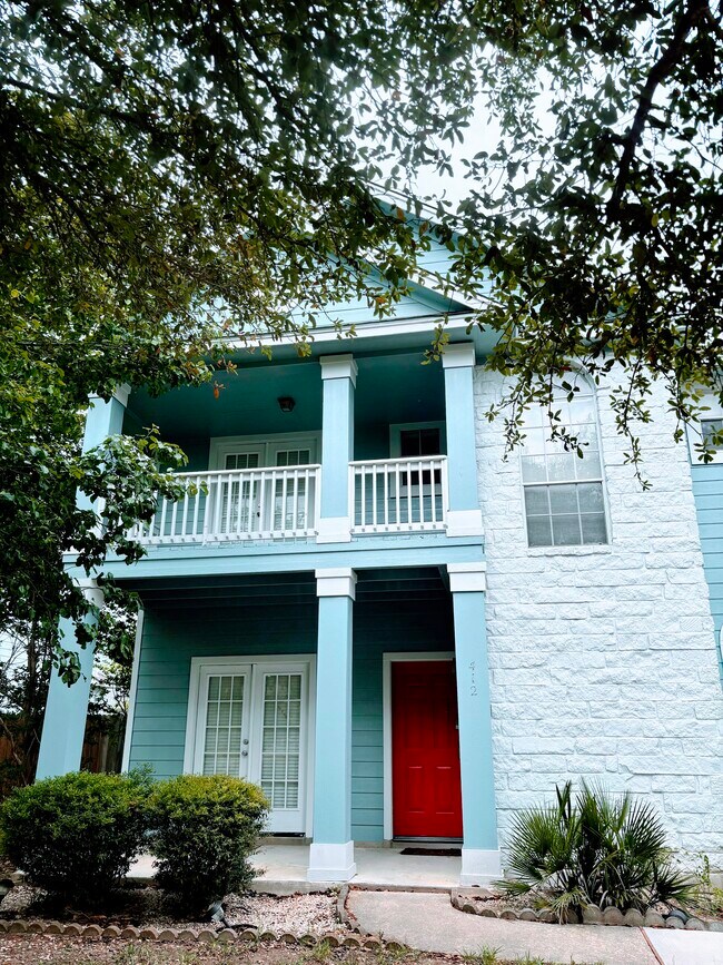 Building Photo - 412 Bradfield Dr