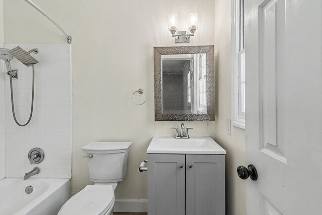 Building Photo - 124 Carolina Cir
