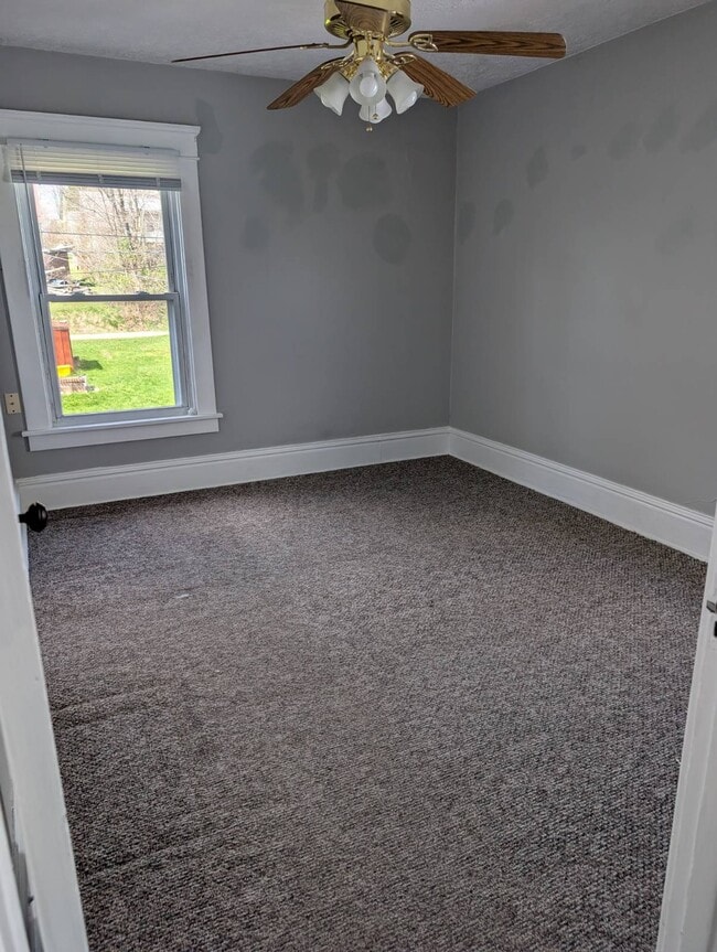 Building Photo - 1351 S Seneca Ave