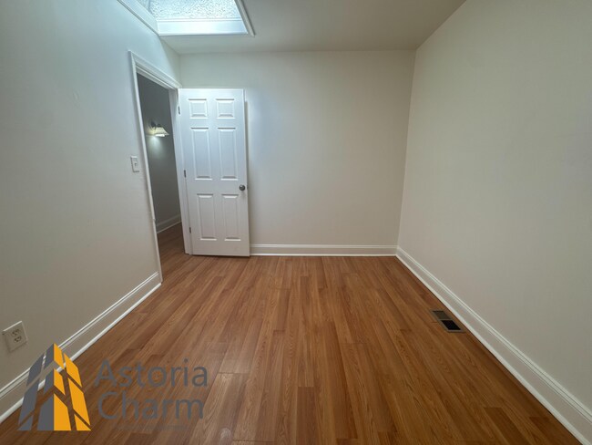 Building Photo - 1303 N Milton Ave