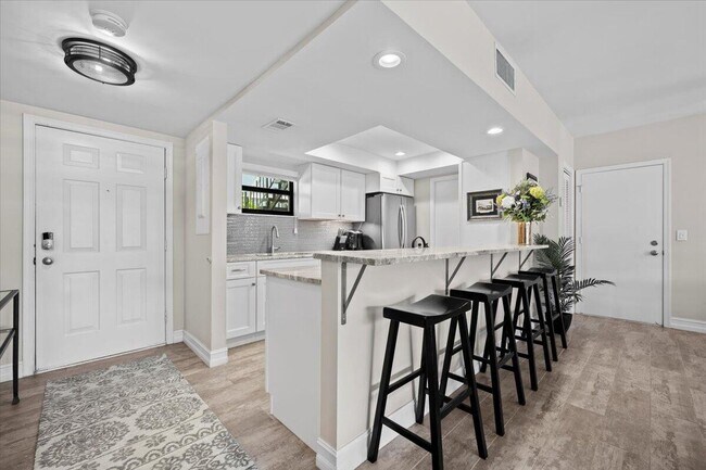 Primary Photo - 11863 Wimbledon Cir