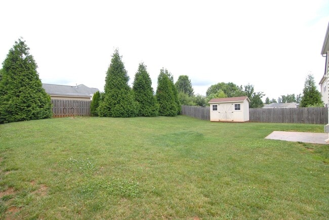 Building Photo - Stunning 2 story brick home 4 bedroom 2.5 ...