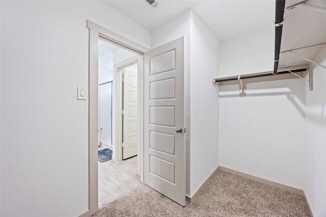 Building Photo - 7826 Cattleman Vly Dr