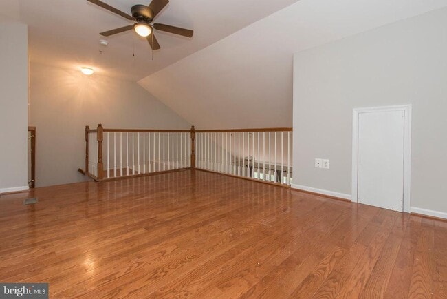 Building Photo - 117 Longpoint Way