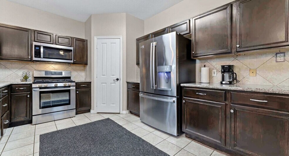 Building Photo - 14190 Brushwood-SI ID1514818P