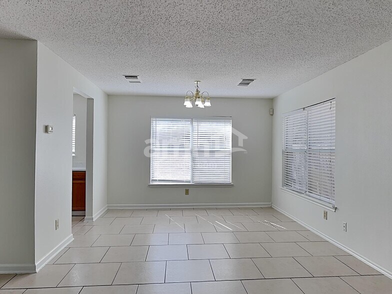 Building Photo - 8043 Cantura Mls