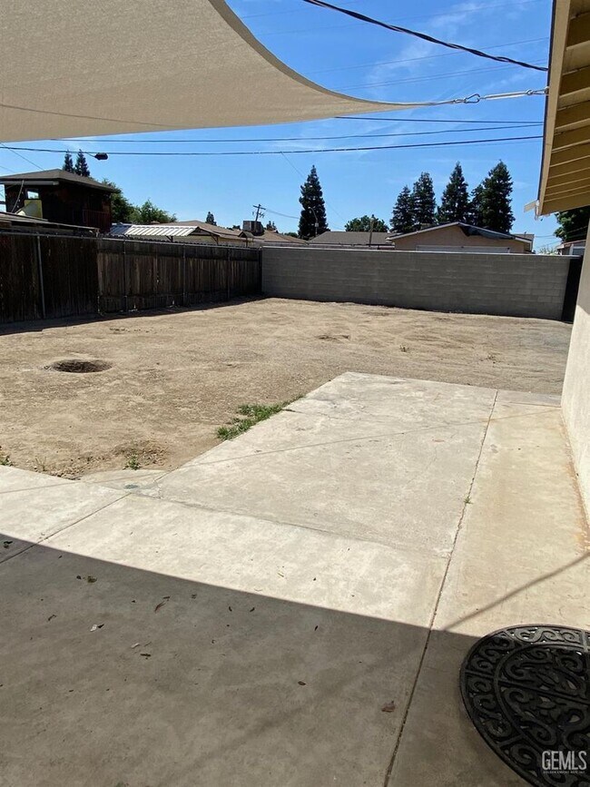Building Photo - 3805 Phaffle Dr