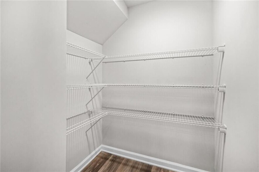 Building Photo - 3181 Meadowstone Ln SW