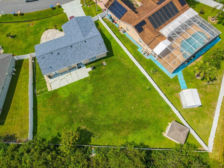Building Photo - 853 Blanc Ct
