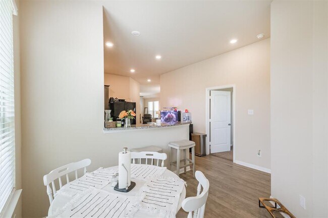 Building Photo - 14657 E Pine Heart Dr