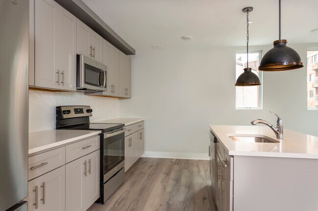 Building Photo - 200 South St