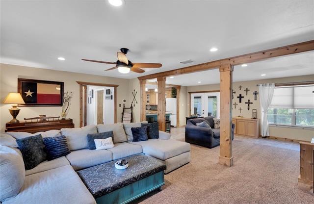 Building Photo - 800 FM 1187