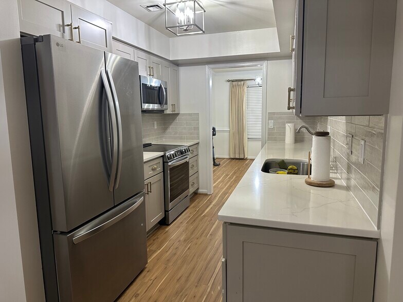 Kitchen - 4629 Truman Ln
