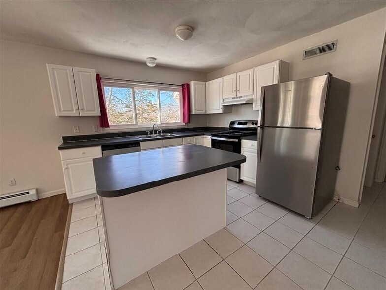 Building Photo - 100 Clinton Dr