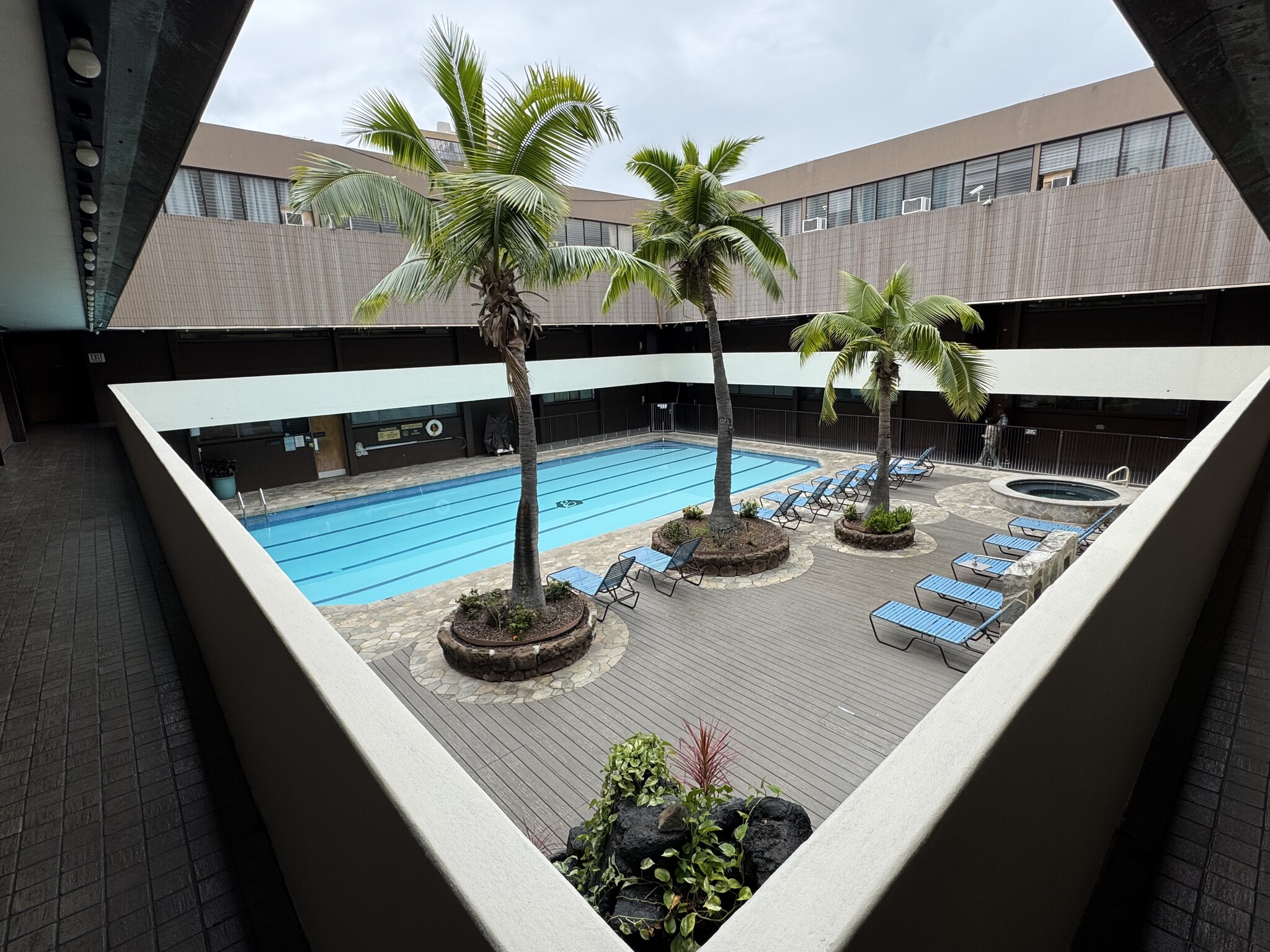 Pool and Jacuzzi area - 1088 Bishop St