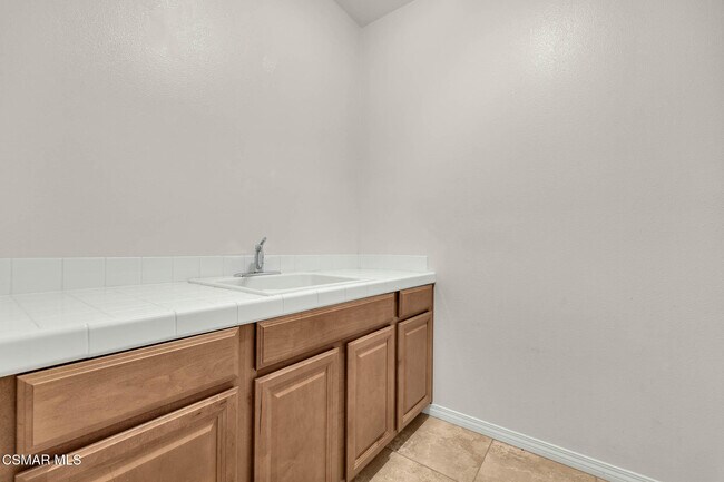 Building Photo - 22632 Dragonfly Ct