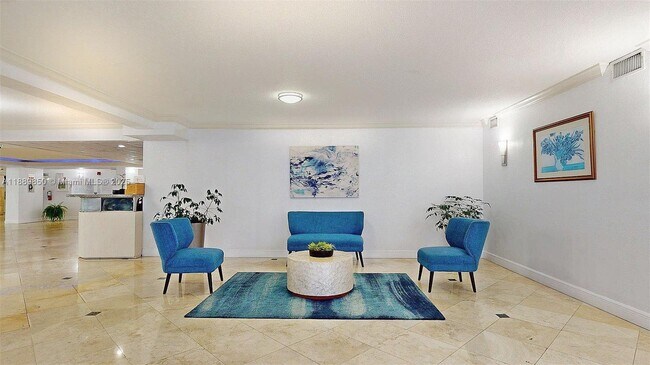 Building Photo - 1000 Parkview Dr