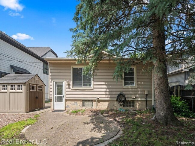 Building Photo - 1428 Bennaville Ave