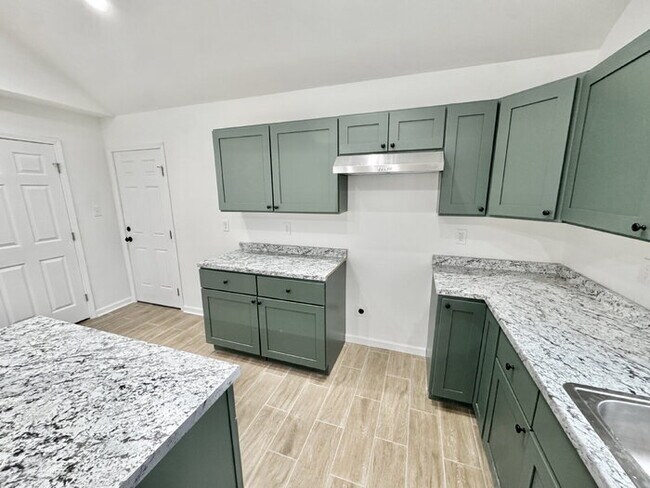 Building Photo - 581 Gilleas Rd