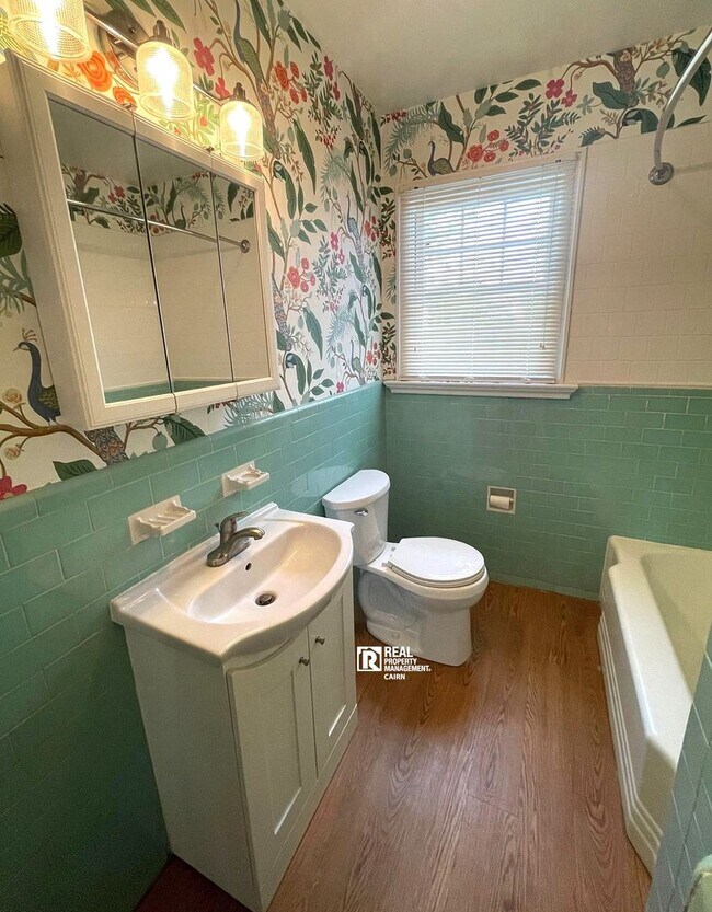 Building Photo - Charming 4 Bedroom, 2 Bath Home