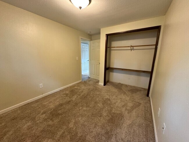 Building Photo - 2935 NW Satinwood St