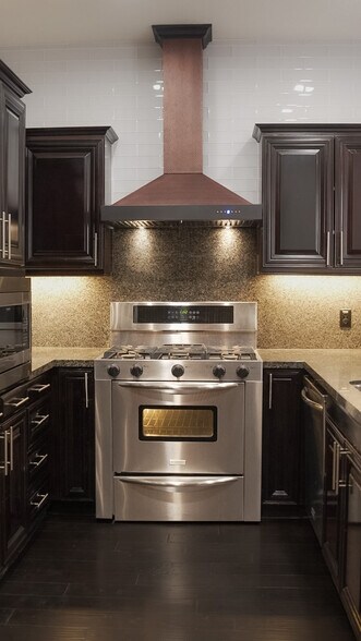 Building Photo - 3750 Santa Rosalia Dr