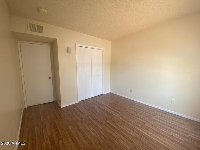 Building Photo - 4606 Paseo Las Palmas