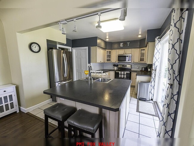 Building Photo - Beautiful 4 bedroom Home
