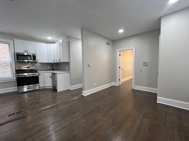 Primary Photo - 2 bedroom in Chicago IL 60647