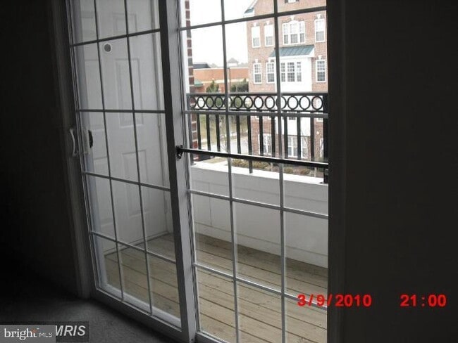 Building Photo - 5800 Clipper Ln