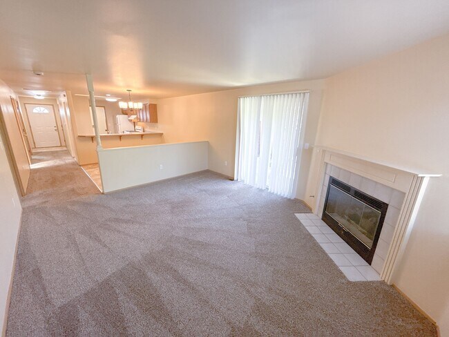 Building Photo - 5542 Glenridge Wy