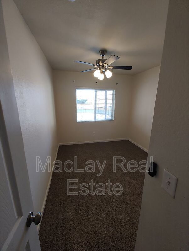 Building Photo - 17202 N 37th St