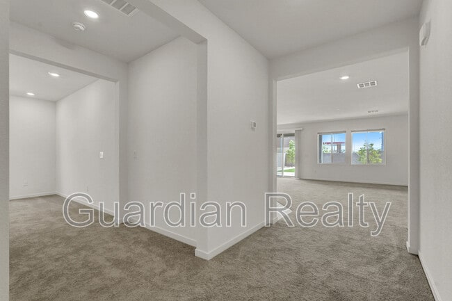 Building Photo - 5269 Diesel Rd