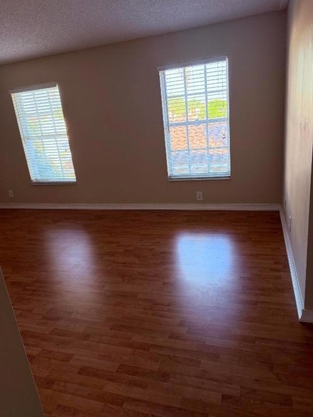 Building Photo - 1040 Lake Shore Dr