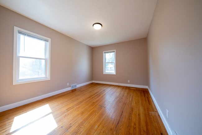Building Photo - 2116 W 105th St