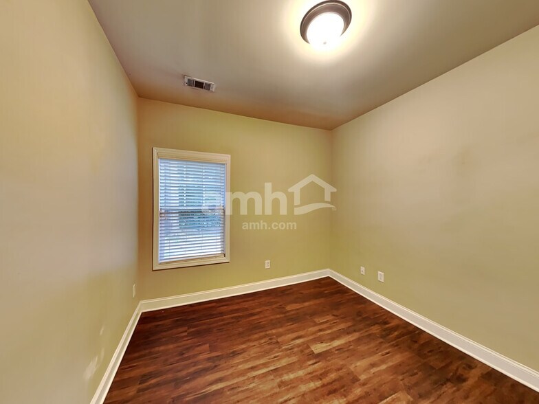 Building Photo - 531 Crestmont Ln