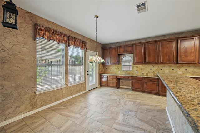 Building Photo - 1805 Southwicke Dr