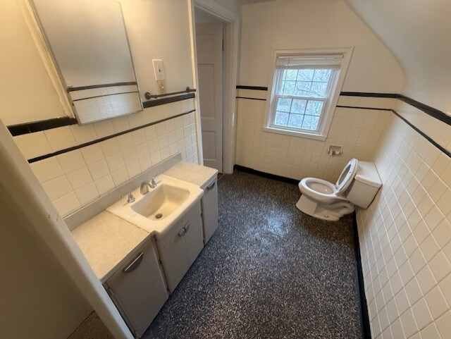 Building Photo - 510 Las Lomas Dr