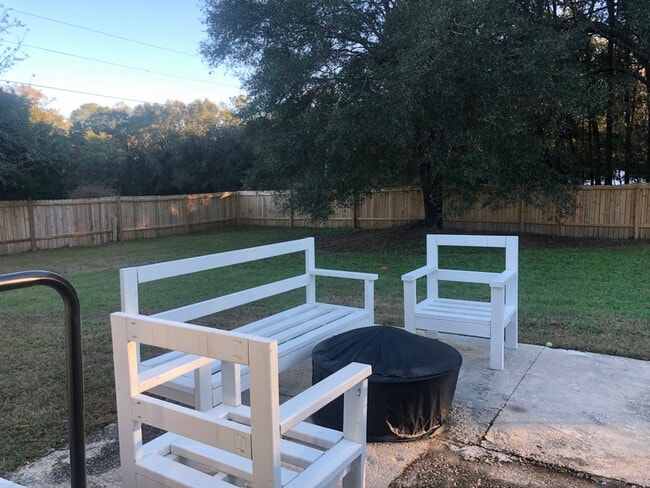 Backyard-all patio furniture included - 130 Richard Dr