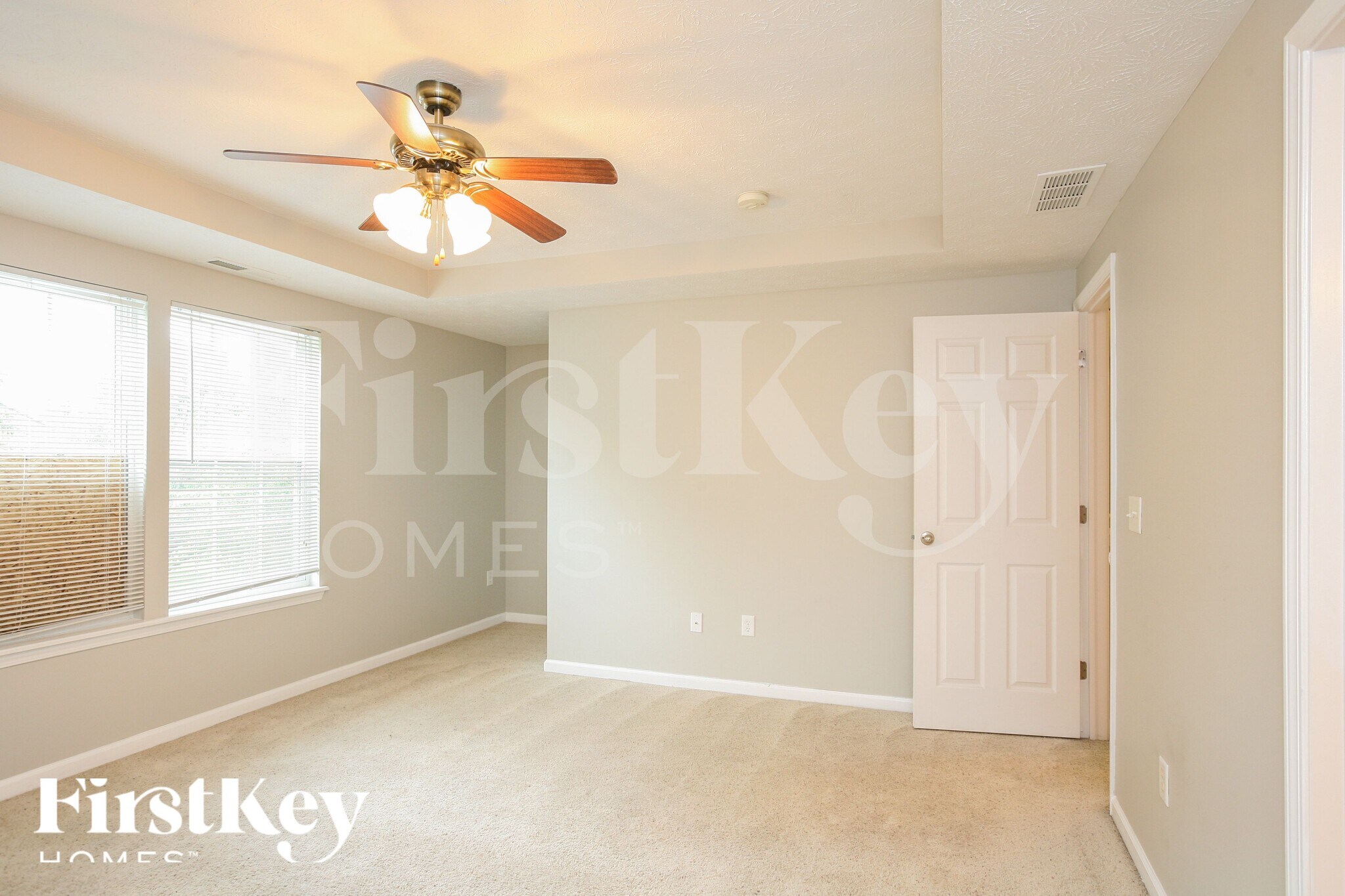 Building Photo - 13858 Ellsworth Ln