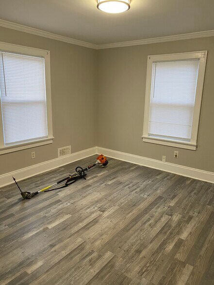 Building Photo - 34 8th Avenue Dr SE