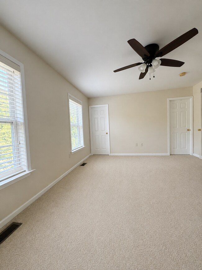 Building Photo - 108 Schoolhouse Rd
